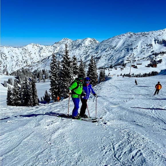 Meet your Posher, Jenn - Picture 1 of 2